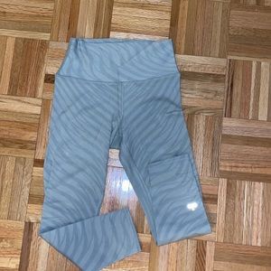 Alo yoga 3/4 leggings